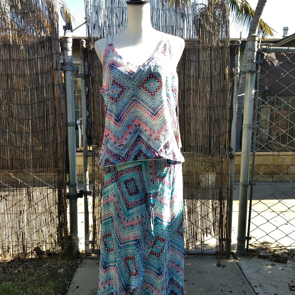 Sloane Rouge Skirt Set - Picture 3 of 3